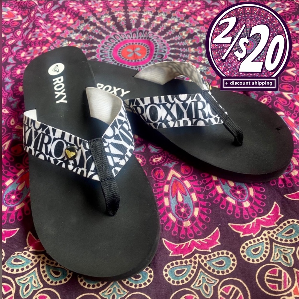 2/20 Roxy FlipFlops Thong Sandals Large Flip Flops Rare Graphic Text Logo Print
